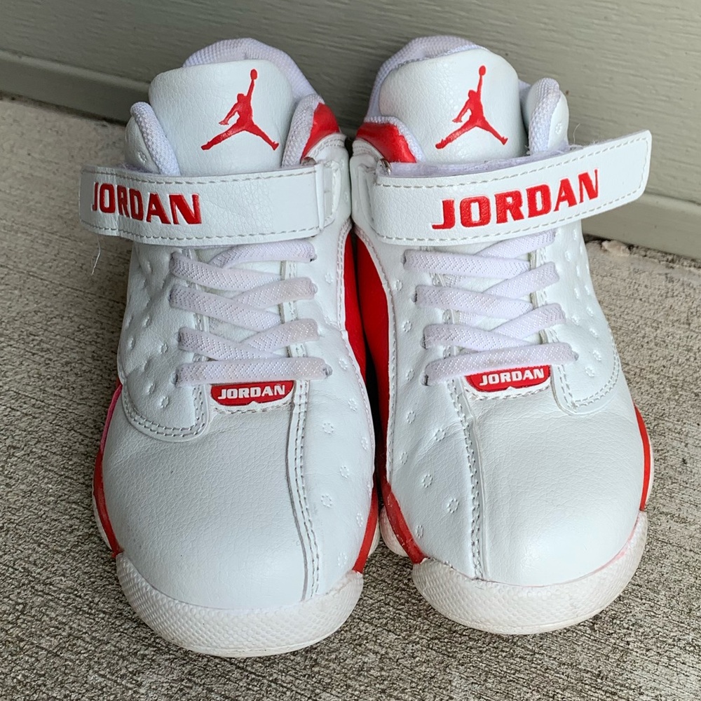 Jordan high top basketball court shoes size 11 kid